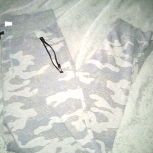 Old Navy boys cameo joggers sweatpants